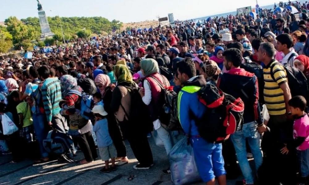 Ολλανδοί ακτιβιστές ήρθαν με αεροπλάνο να πάρουν 180 μετανάστες από τη Λέσβο